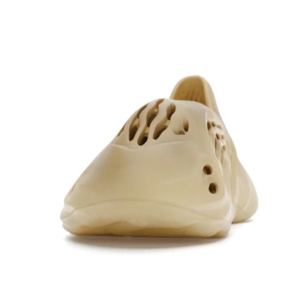 NIB ADIDAS MEN'S YEEZY FOAM RUNNER DESERT SAND SIZE 9 STYLE GW3354 SOLD OUT! - Picture 3 of 13